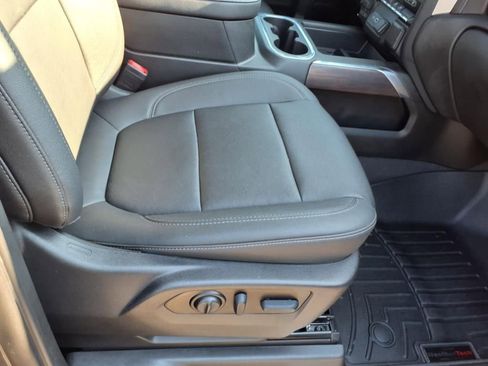 Used 2022 GMC Sierra 1500 SLT w/ SLT Premium Package image 17