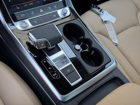 Used 2025 Audi Q7 3.0T Premium w/ Convenience Package image 31