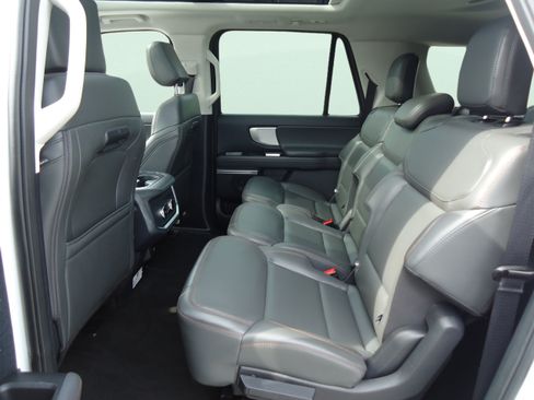 Used 2025 Ford Expedition Max Active AWD/4WD image 30