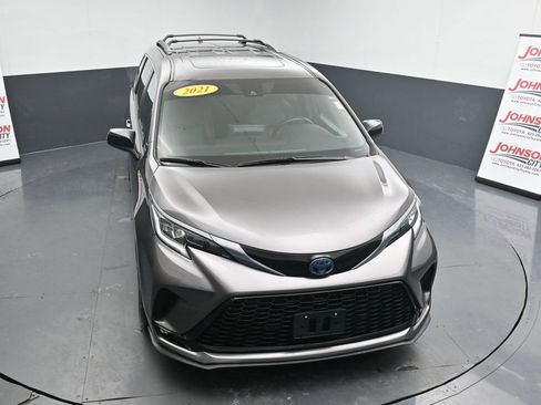 Used 2021 Toyota Sienna XSE w/ XSE Plus Package image 29