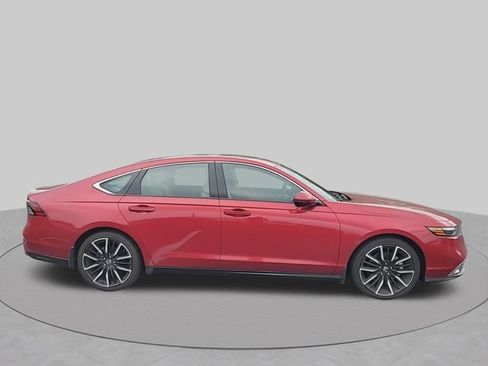 Used 2024 Honda Accord Touring image 10