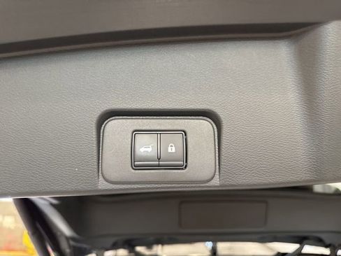 Used 2025 Nissan Rogue SL w/ SL Premium Package AWD/4WD image 16
