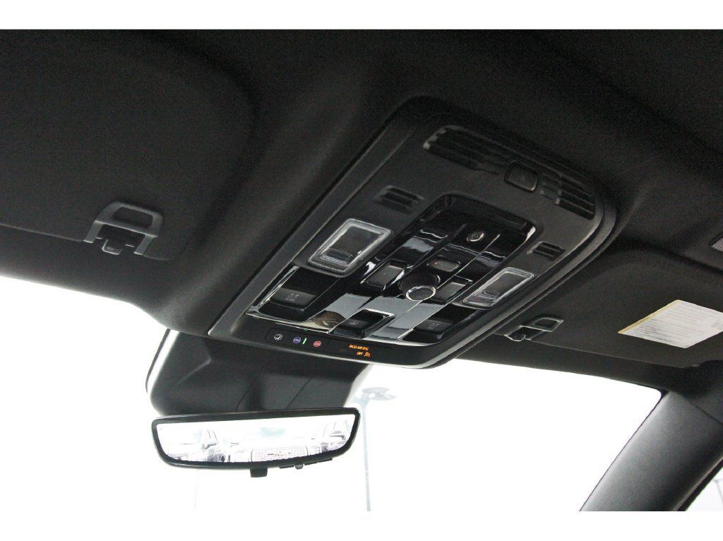 Used 2025 Cadillac Escalade ESV Sport AWD/4WD image 27