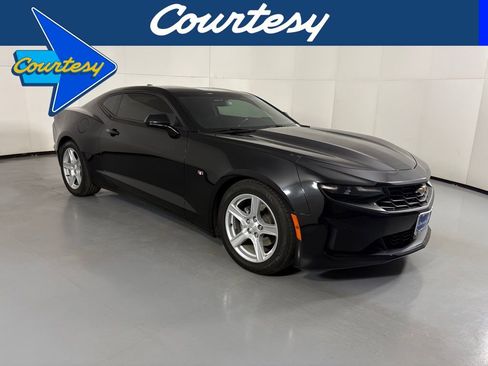 Used 2023 Chevrolet Camaro LT image 1