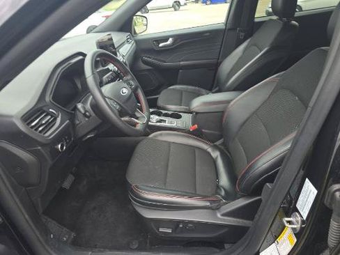 Used 2025 Ford Escape ST-Line AWD/4WD image 3
