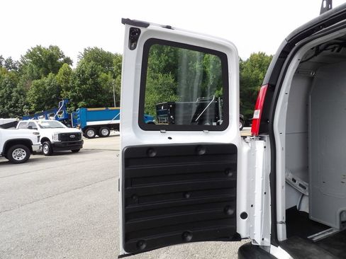 Used 2020 Chevrolet Express 2500 w/ Driver Convenience Package RWD image 42