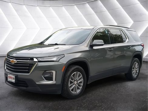 Used 2023 Chevrolet Traverse LT AWD/4WD image 7