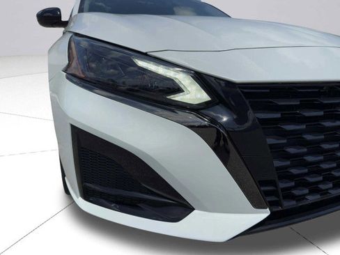 Used 2023 Nissan Altima 2.5 SR w/ SR Premium Package image 50