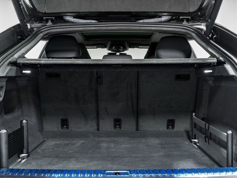 Used 2021 Lamborghini Urus image 61