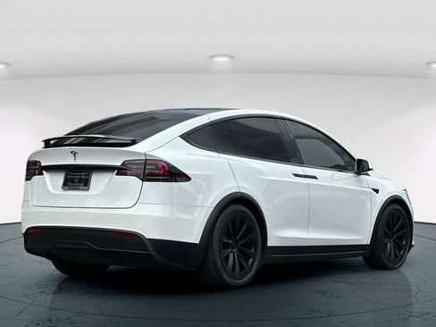 Used 2022 Tesla Model X image 7