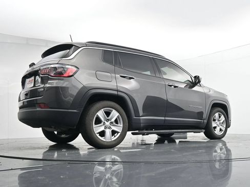 Used 2022 Jeep Compass Latitude FWD image 38
