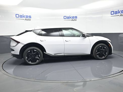 New 2026 Kia EV6 Wind RWD image 8