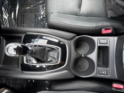 Used 2018 Nissan Rogue SL FWD image 37