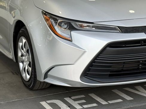 Certified 2025 Toyota Corolla LE image 8
