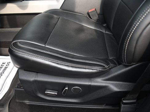 Used 2019 Ford F250 Lariat w/ Lariat Ultimate Package AWD/4WD image 12