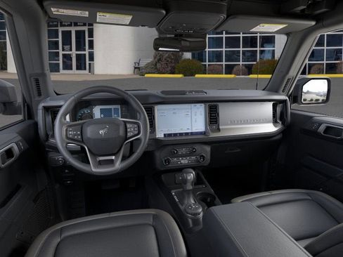 New 2025 Ford Bronco Outer Banks w/ Black Appearance Package image 9