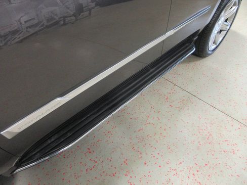 Used 2017 Cadillac Escalade Luxury AWD/4WD image 40