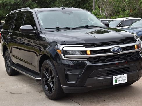 Used 2022 Ford Expedition XLT RWD image 4