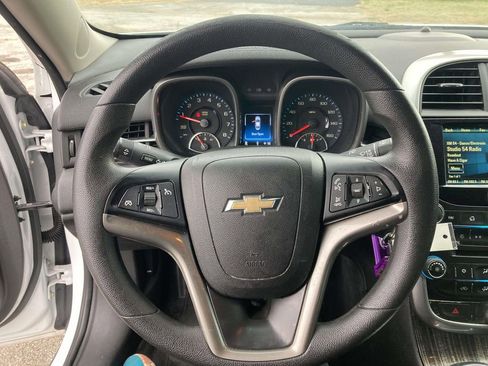 Used 2016 Chevrolet Malibu LT image 29