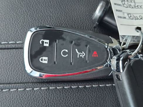 Used 2024 Chevrolet Blazer LT w/ Convenience Package FWD image 33