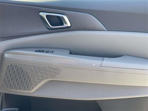 New 2026 Kia Carnival EX image 16