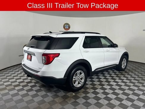 Used 2021 Ford Explorer XLT w/ Equipment Group 202A AWD/4WD image 16