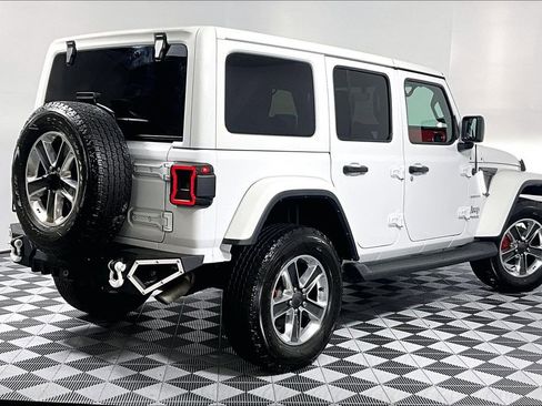 Used 2022 Jeep Wrangler Unlimited Sahara w/ Cold Weather Group AWD/4WD image 12