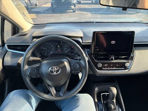 Used 2024 Toyota Corolla LE FWD image 2