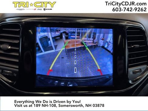 Used 2019 Jeep Grand Cherokee Altitude image 24