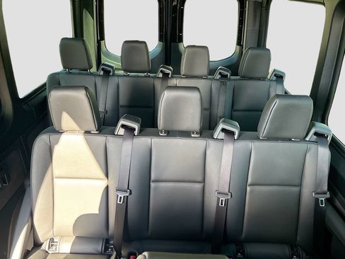 Used 2024 Mercedes-Benz Sprinter 2500 image 33