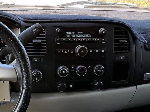 Used 2010 Chevrolet Silverado 1500 LT w/ Power Pack Plus AWD/4WD image 5