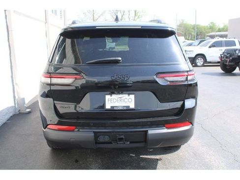Used 2024 Jeep Grand Cherokee L Altitude AWD/4WD image 4