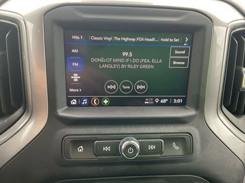 Used 2024 Chevrolet Silverado 1500 Custom image 32