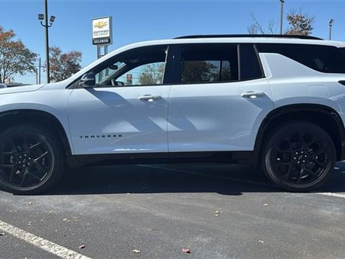 New 2026 Chevrolet Traverse RS image 4