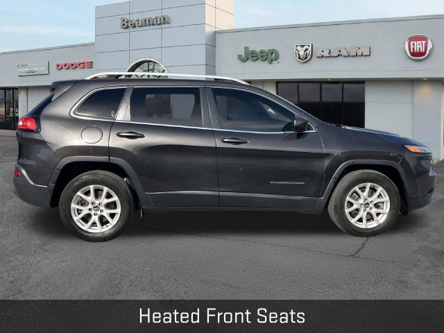 Used 2016 Jeep Cherokee Latitude w/ Cold Weather Group AWD/4WD image 8