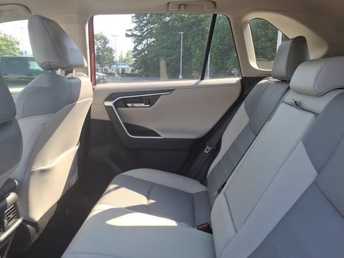 Used 2022 Toyota RAV4 Limited AWD/4WD image 7