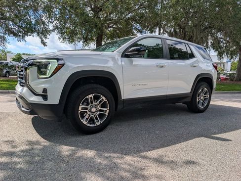Used 2026 GMC Terrain Elevation w/ Technology Package II FWD image 3