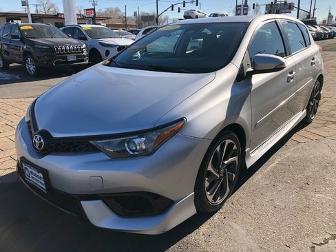 Used 2018 Toyota Corolla iM image 5
