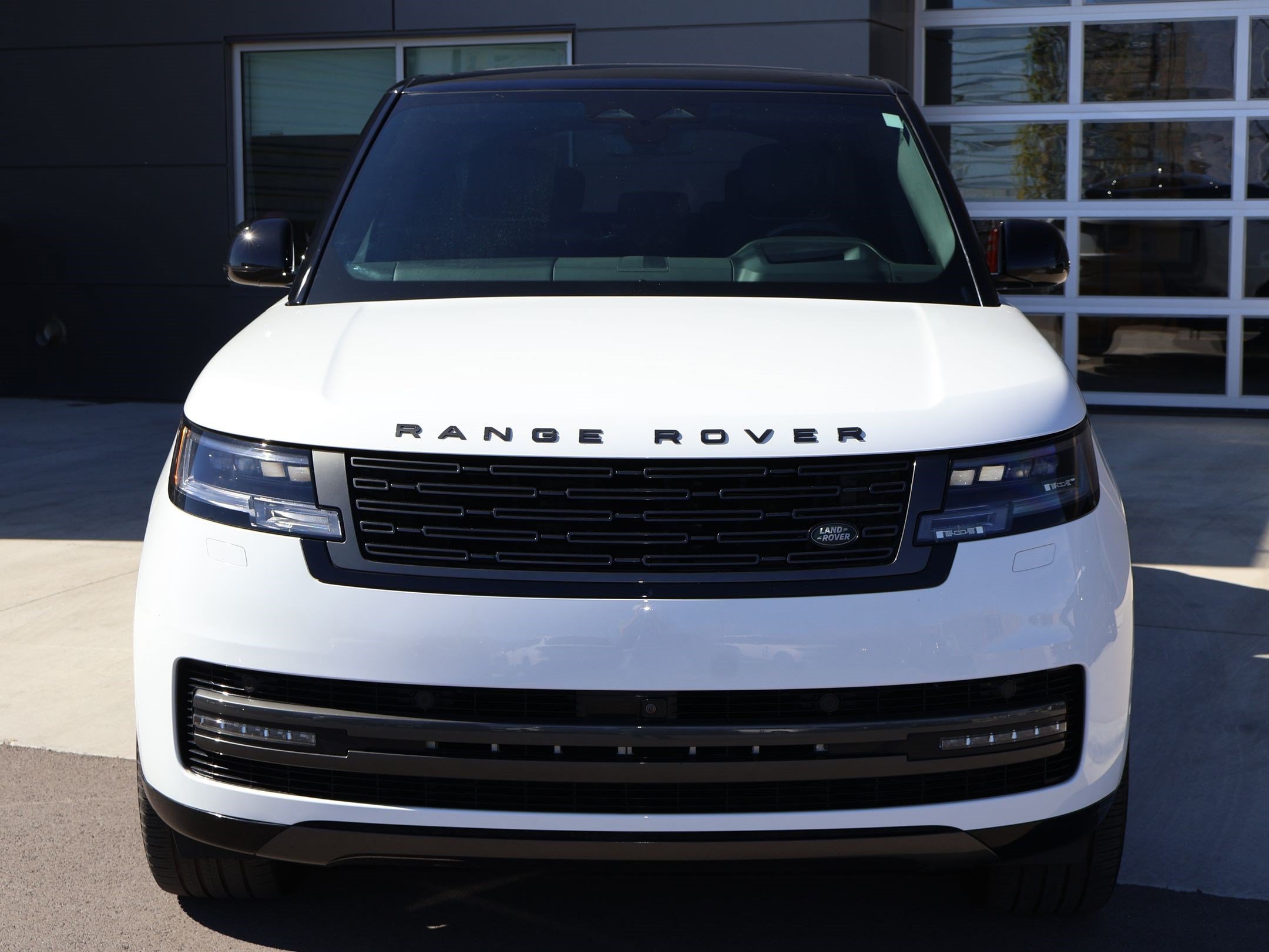 Certified 2024 Land Rover Range Rover Autobiography AWD/4WD image 2