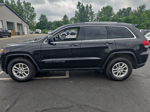Used 2019 Jeep Grand Cherokee Laredo AWD/4WD image 8