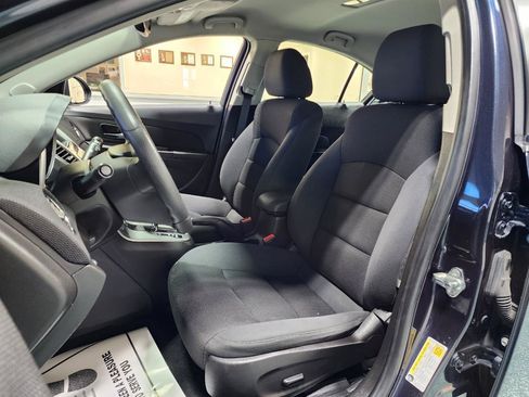 Used 2016 Chevrolet Cruze LT FWD image 15