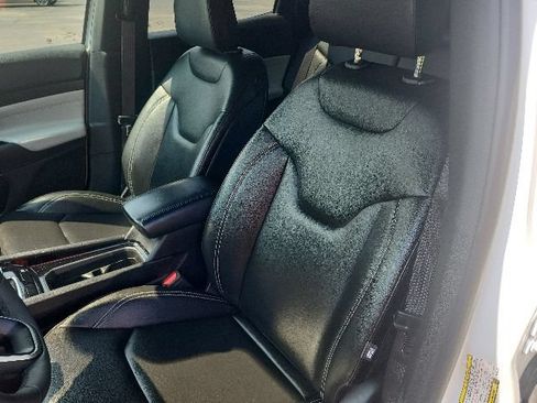 Used 2025 Jeep Compass Limited AWD/4WD image 28
