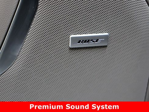 Used 2024 GMC Yukon XL SLT w/ SLT Premium Package image 13