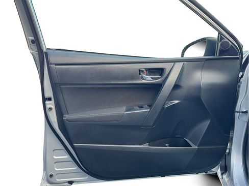 Used 2017 Toyota Corolla LE image 17