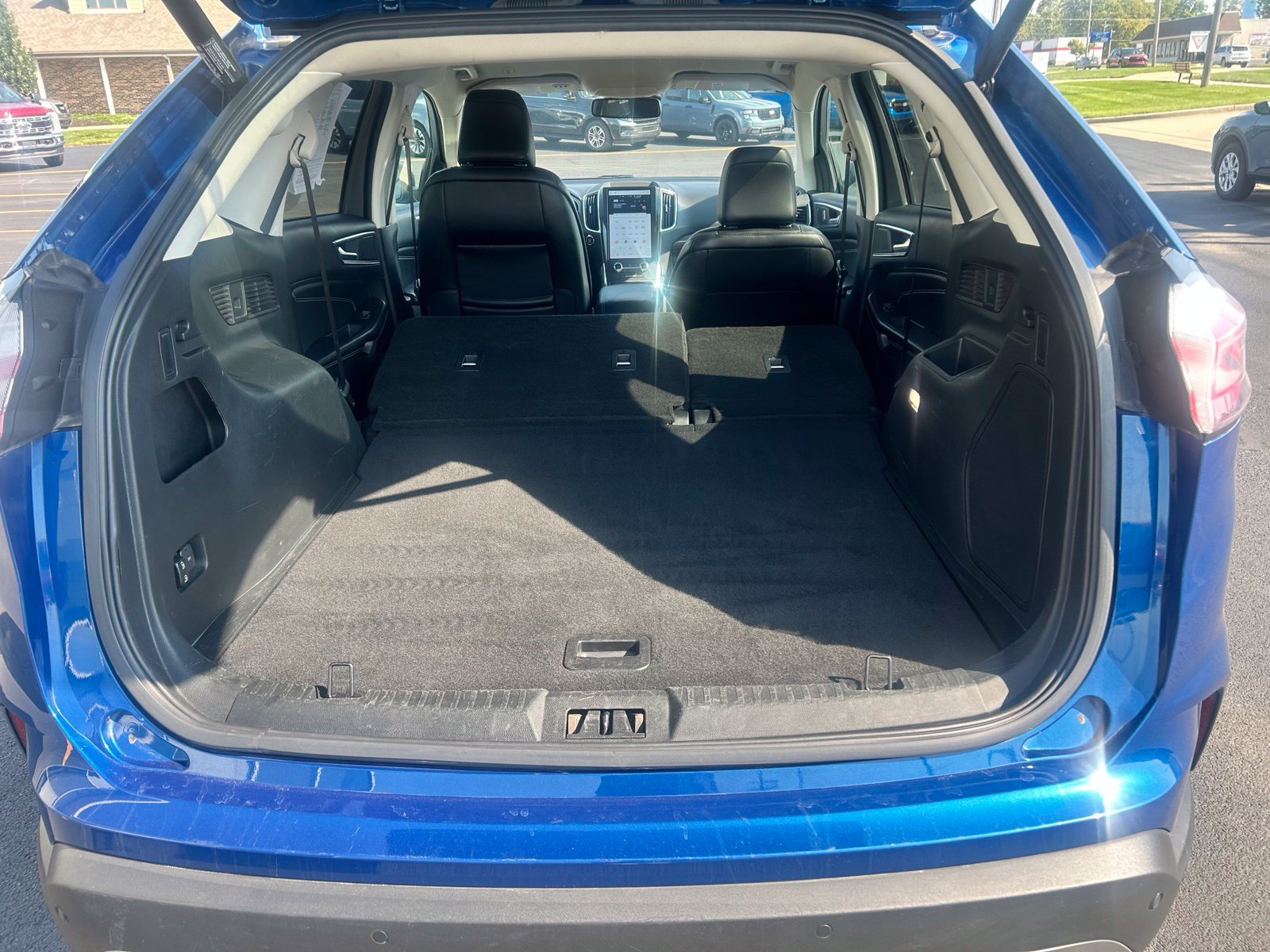 Used 2022 Ford Edge Titanium w/ Equipment Group 301A AWD/4WD image 7