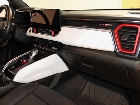 Used 2023 GMC Canyon AT4X image 70