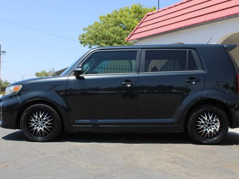 Used 2014 Scion xB FWD image 38