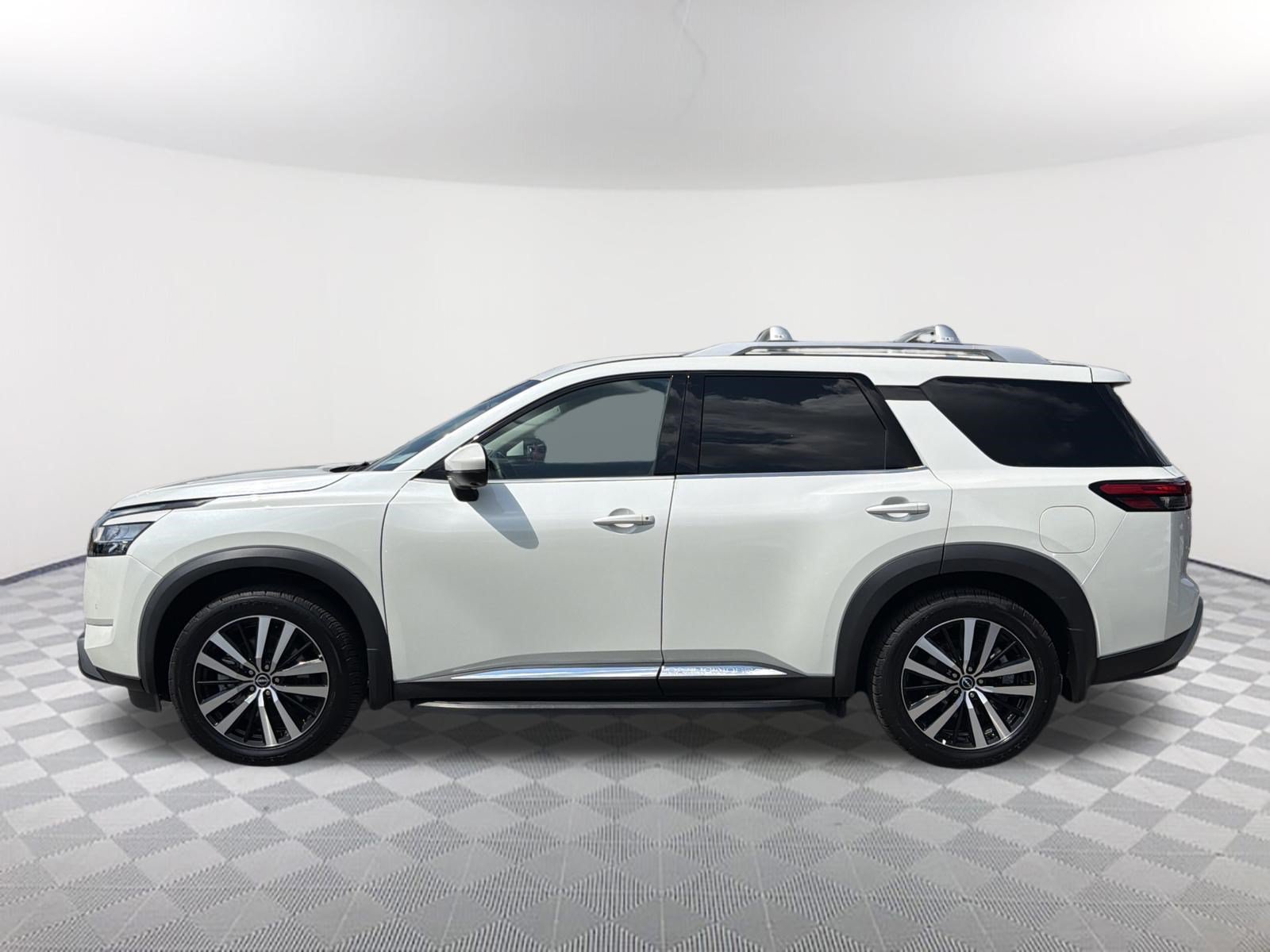 Used 2023 Nissan Pathfinder Platinum w/ Lighting Package (N93) FWD image 9