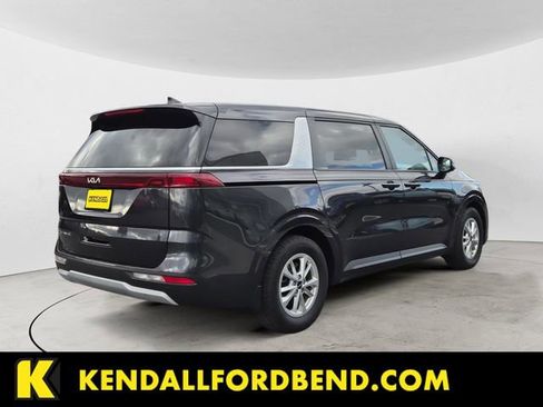 Used 2022 Kia Carnival LX image 5