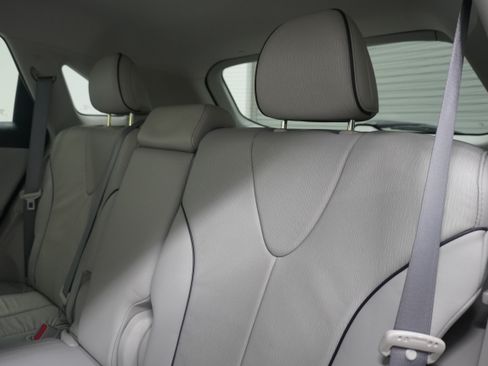 Used 2010 Toyota Venza FWD image 11